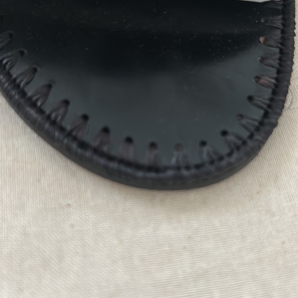 Adorable Tory slides! - Picture 2 of 6